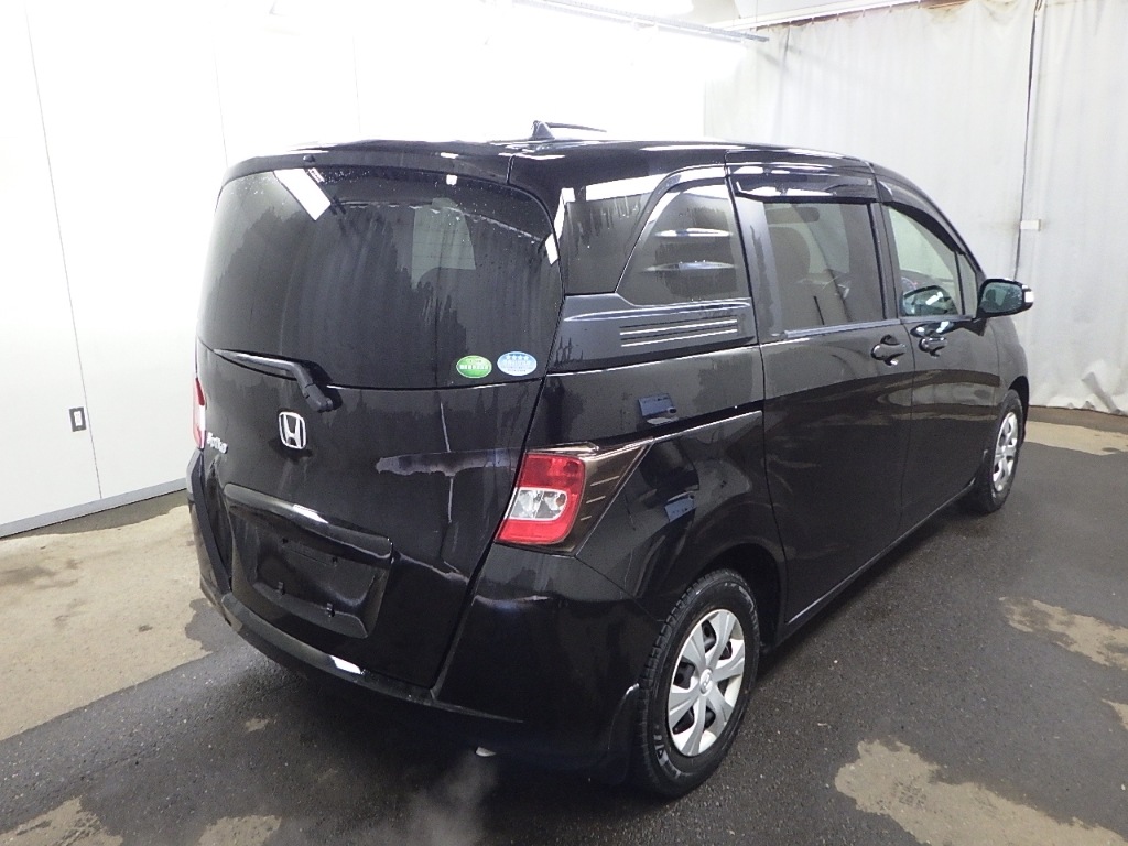 HONDA FREED SPIKE