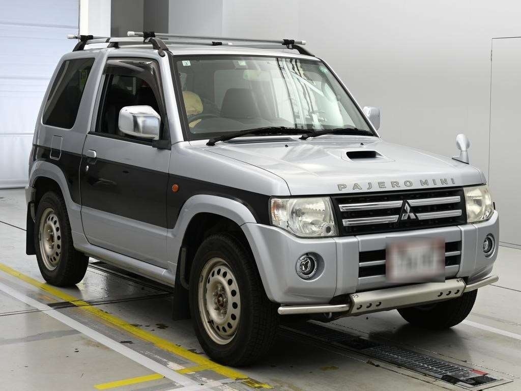 MITSUBISHI PAJERO MINI