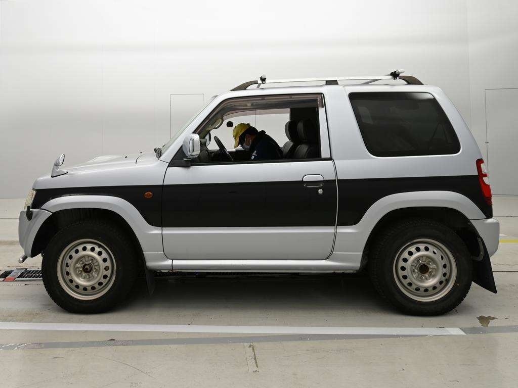 MITSUBISHI PAJERO MINI