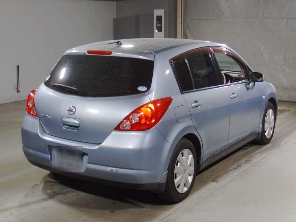 NISSAN TIIDA
