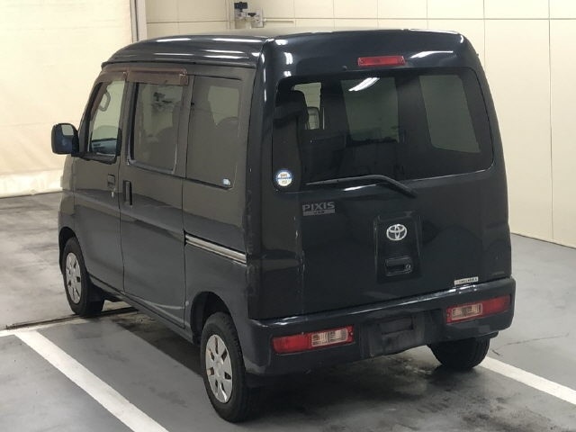 TOYOTA PIXIS VAN
