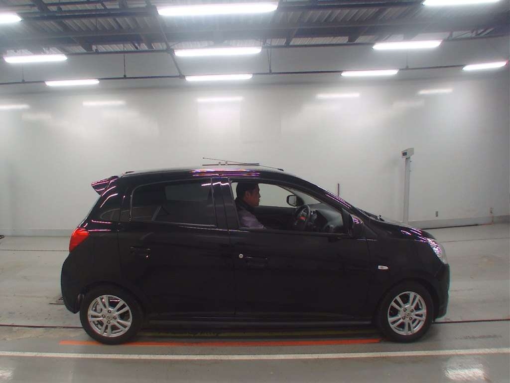 MITSUBISHI MIRAGE