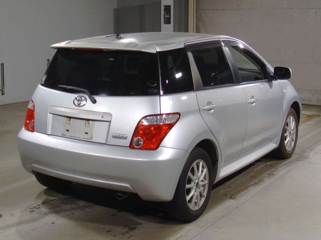 TOYOTA IST