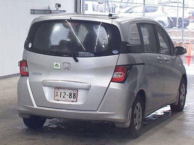 HONDA FREED SPIKE