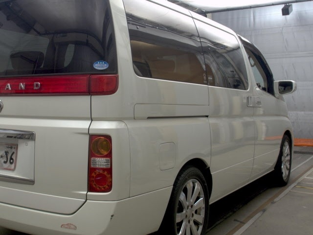 NISSAN ELGRAND