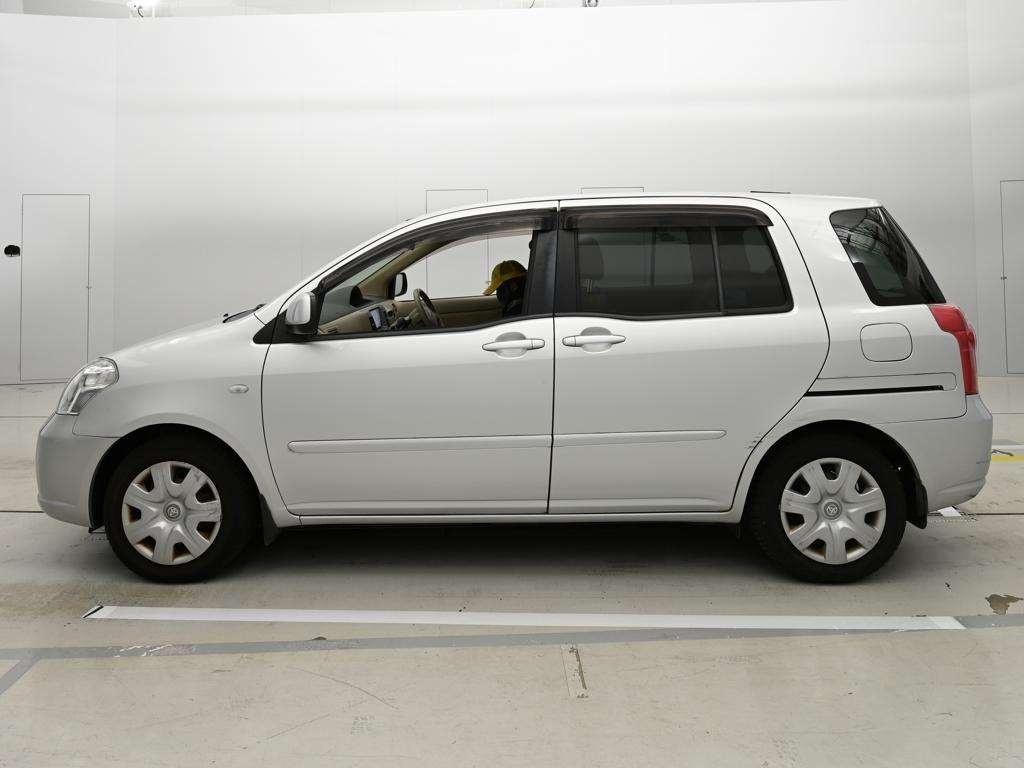 TOYOTA RAUM
