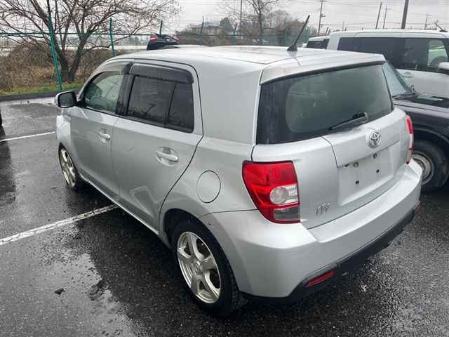 TOYOTA IST