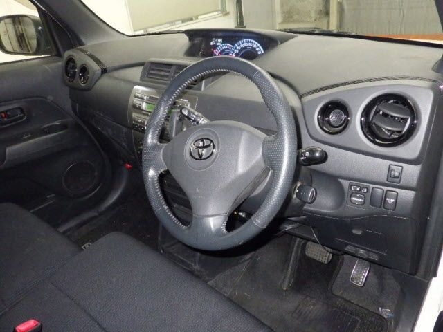 TOYOTA BB