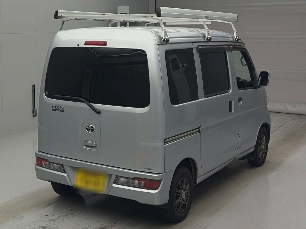 TOYOTA PIXIS VAN