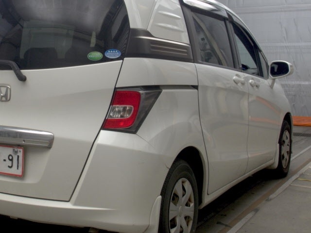 HONDA FREED SPIKE