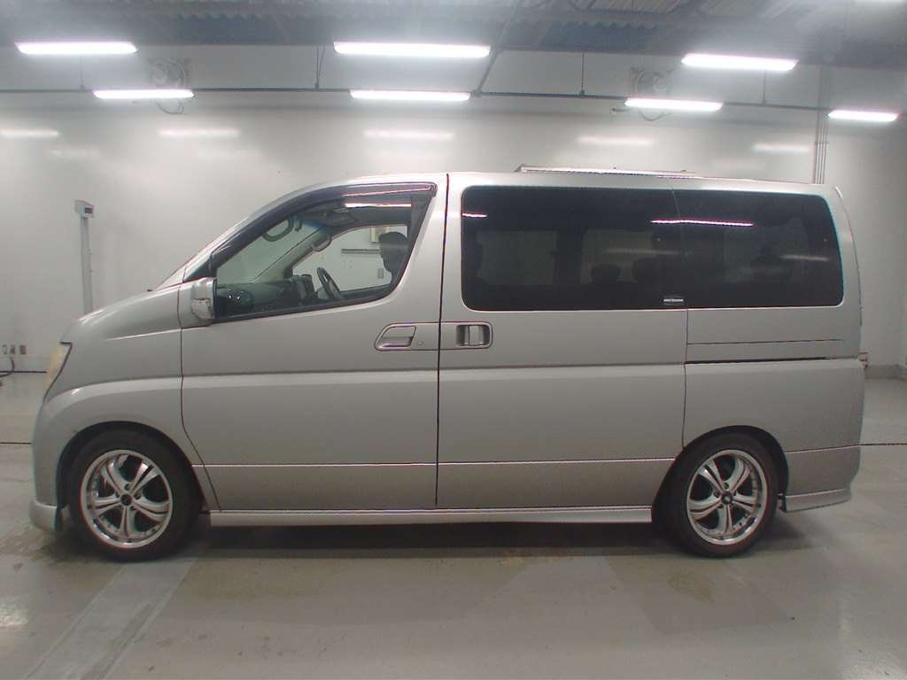 NISSAN ELGRAND