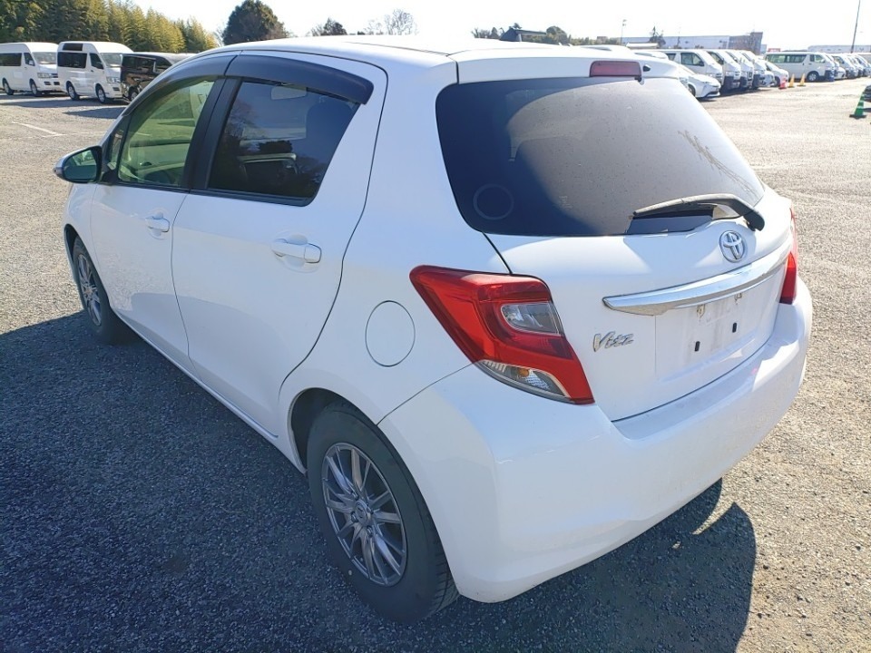 TOYOTA VITZ