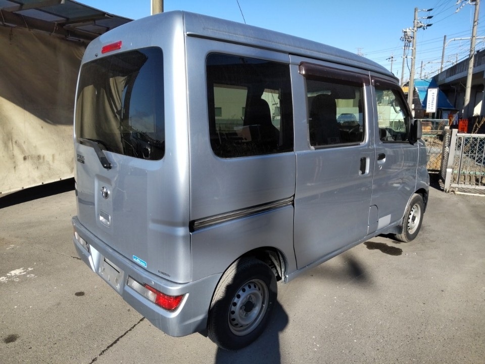 TOYOTA PIXIS VAN