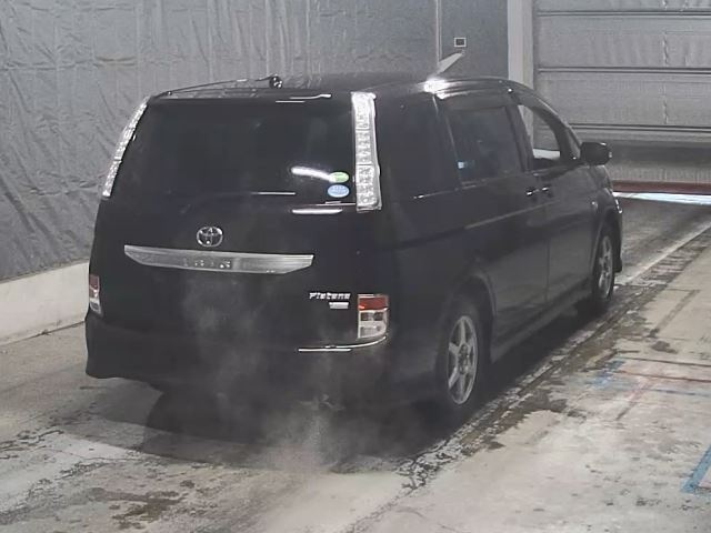 TOYOTA ISIS