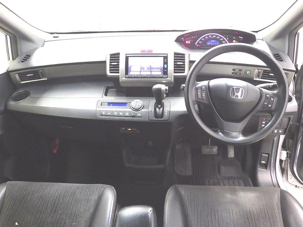 HONDA FREED SPIKE