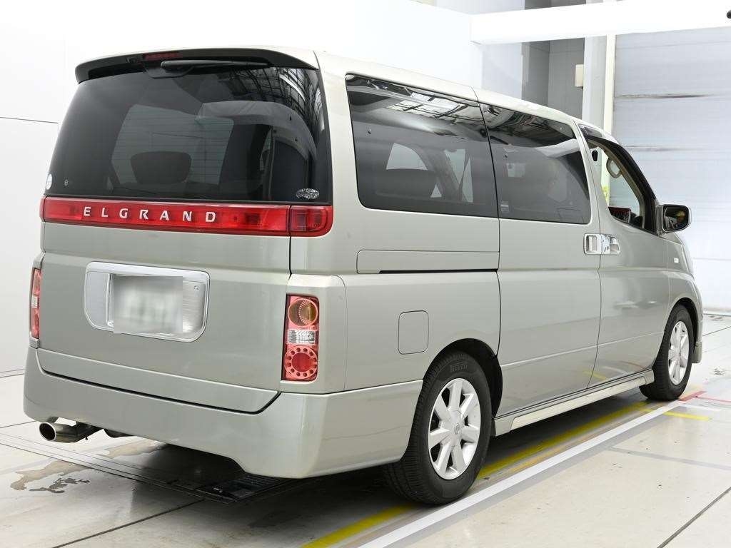 NISSAN ELGRAND