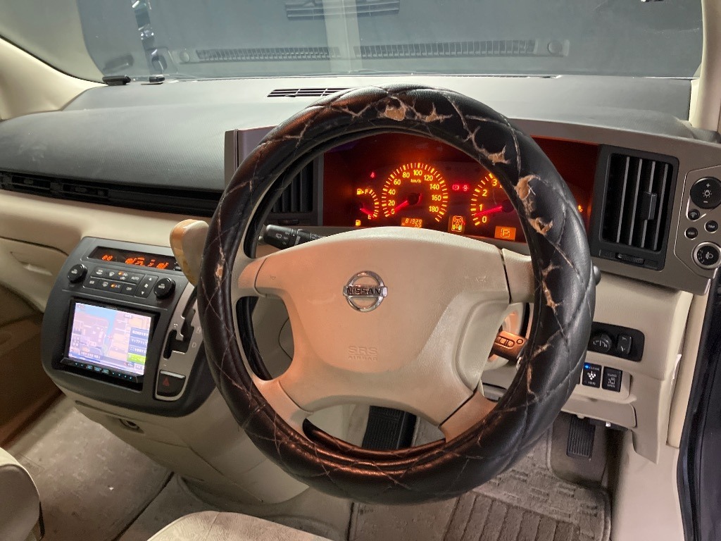 NISSAN ELGRAND
