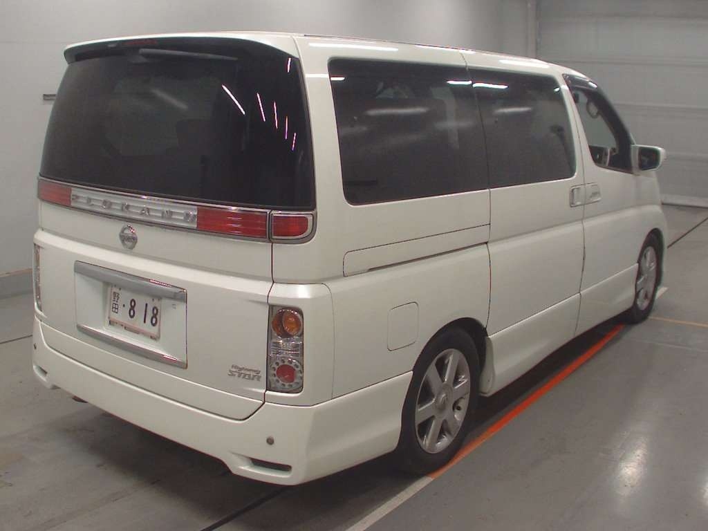 NISSAN ELGRAND