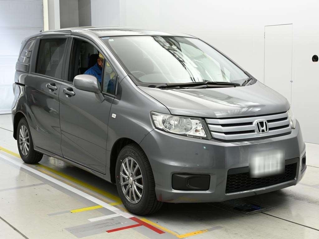 HONDA FREED SPIKE