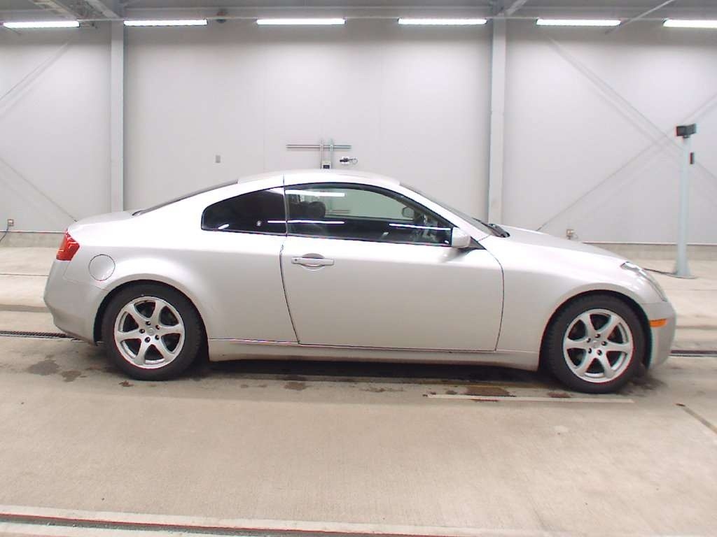 NISSAN SKYLINE