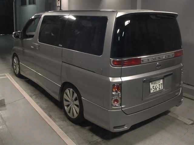 NISSAN ELGRAND