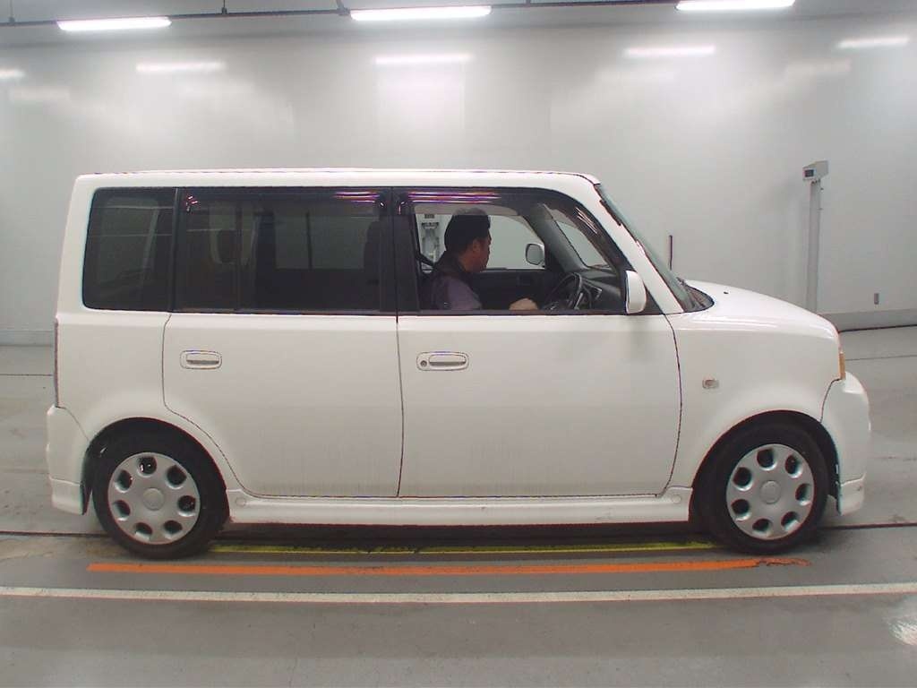 TOYOTA BB