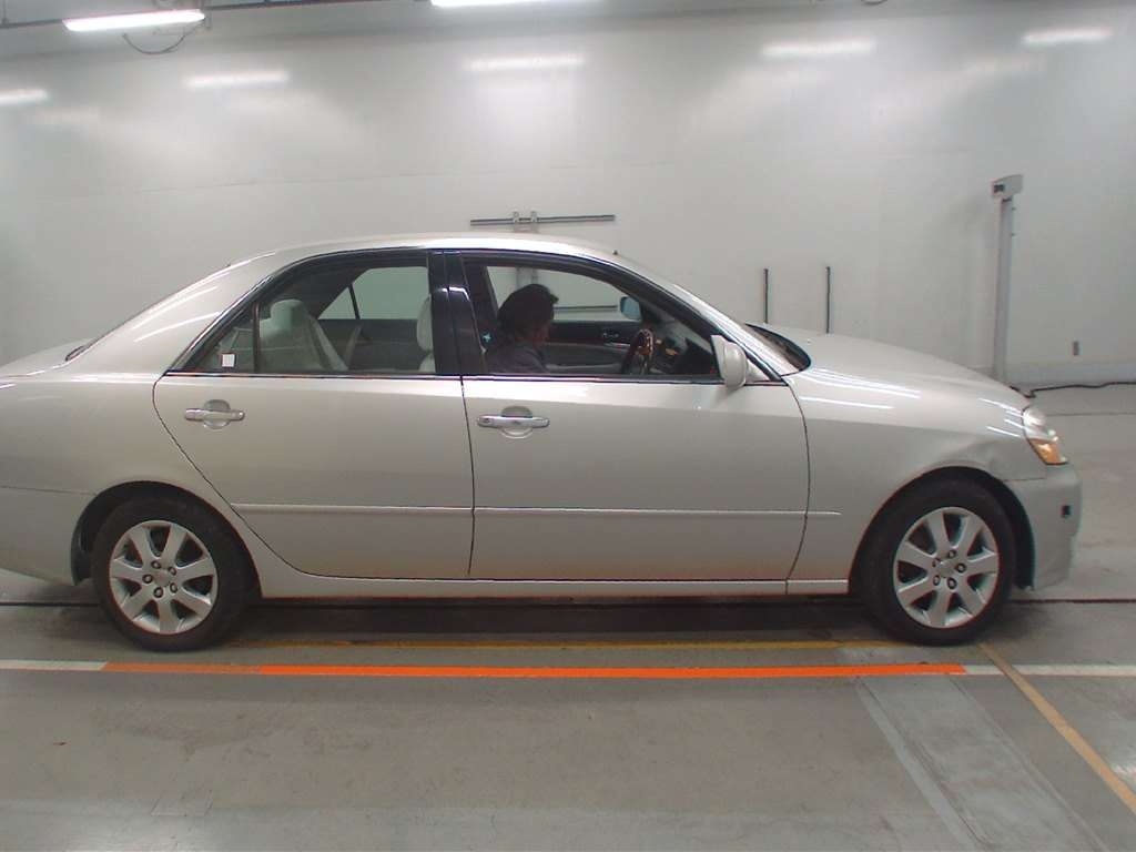 TOYOTA MARK II