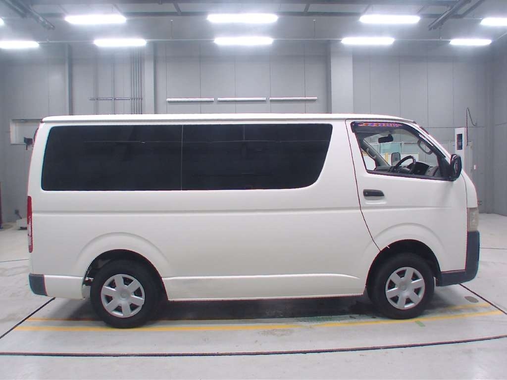 TOYOTA REGIUS ACE