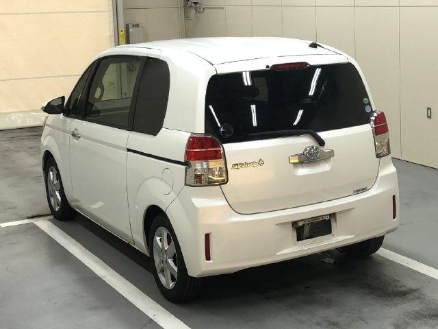 TOYOTA SPADE