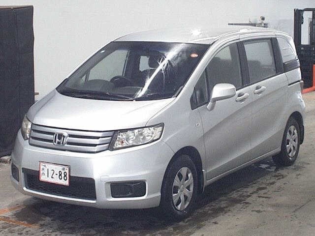 HONDA FREED SPIKE
