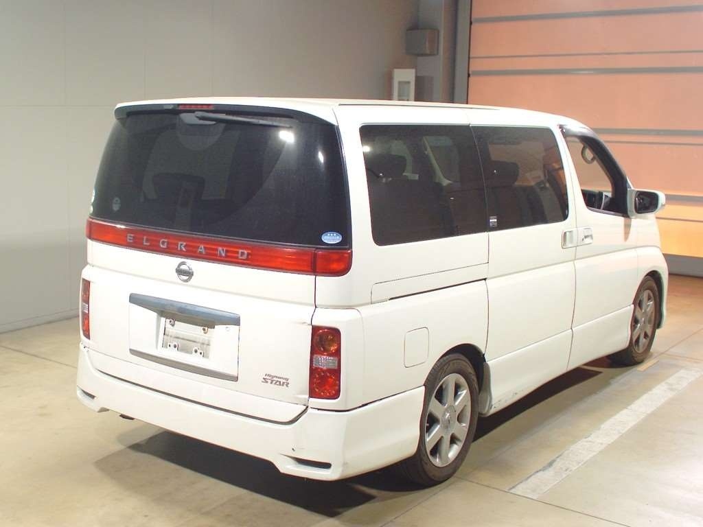 NISSAN ELGRAND