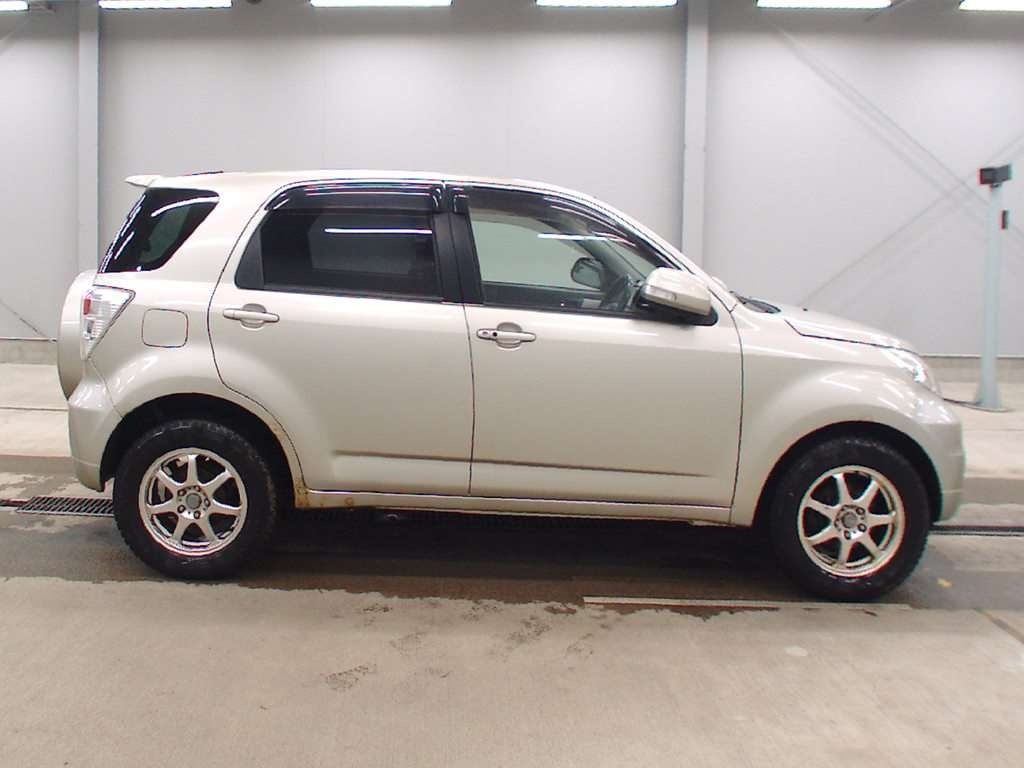 TOYOTA RUSH
