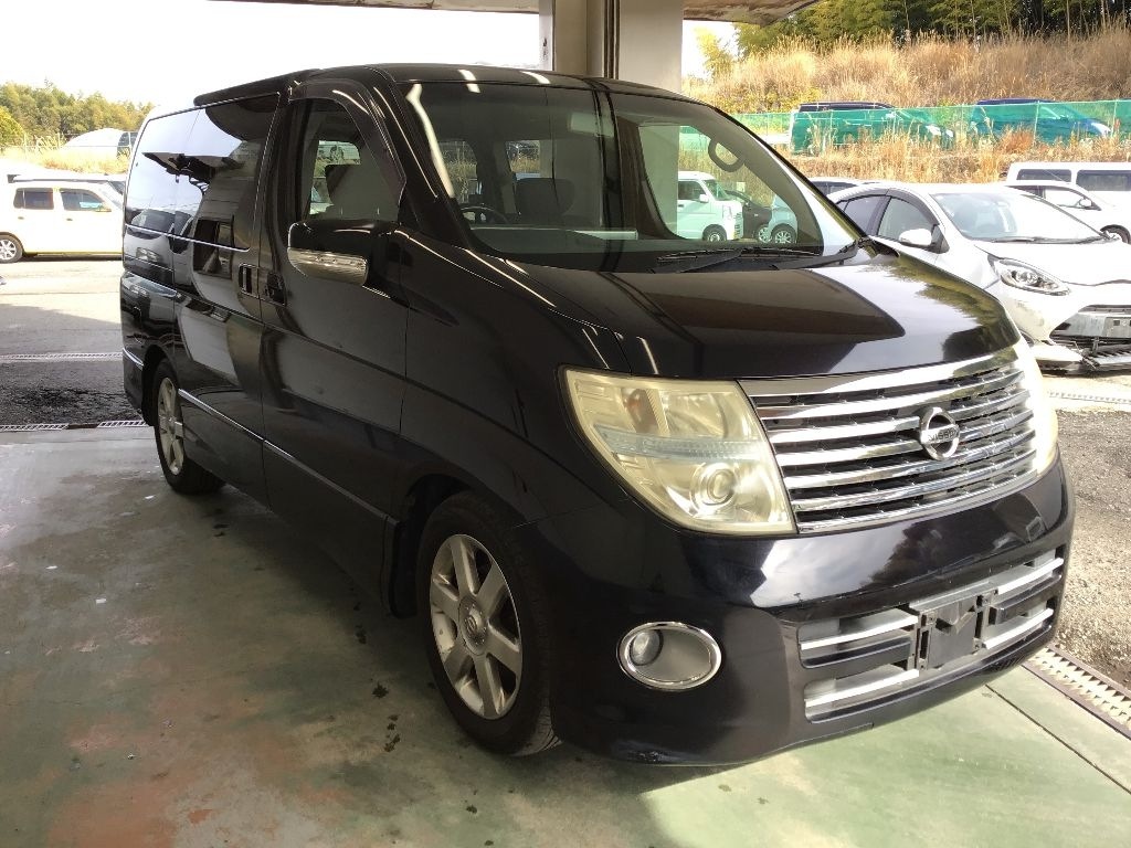 NISSAN ELGRAND