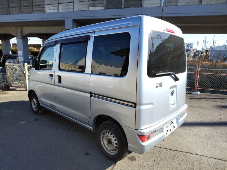 TOYOTA PIXIS VAN