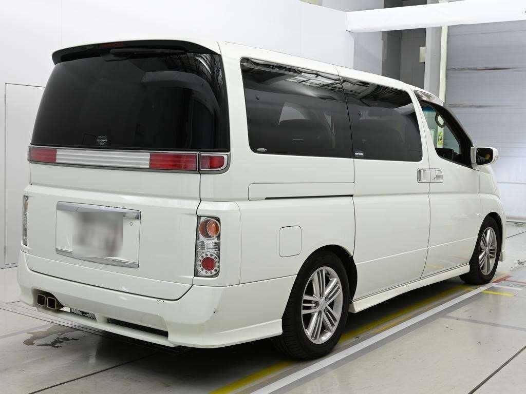 NISSAN ELGRAND