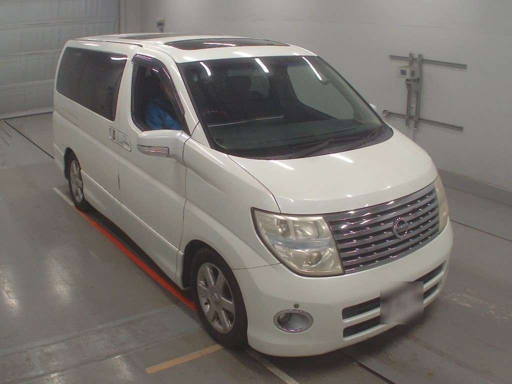 NISSAN ELGRAND