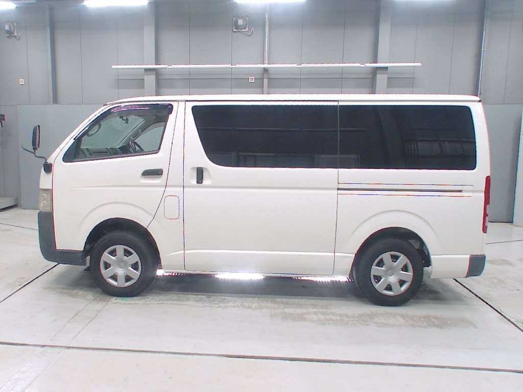 TOYOTA REGIUS ACE
