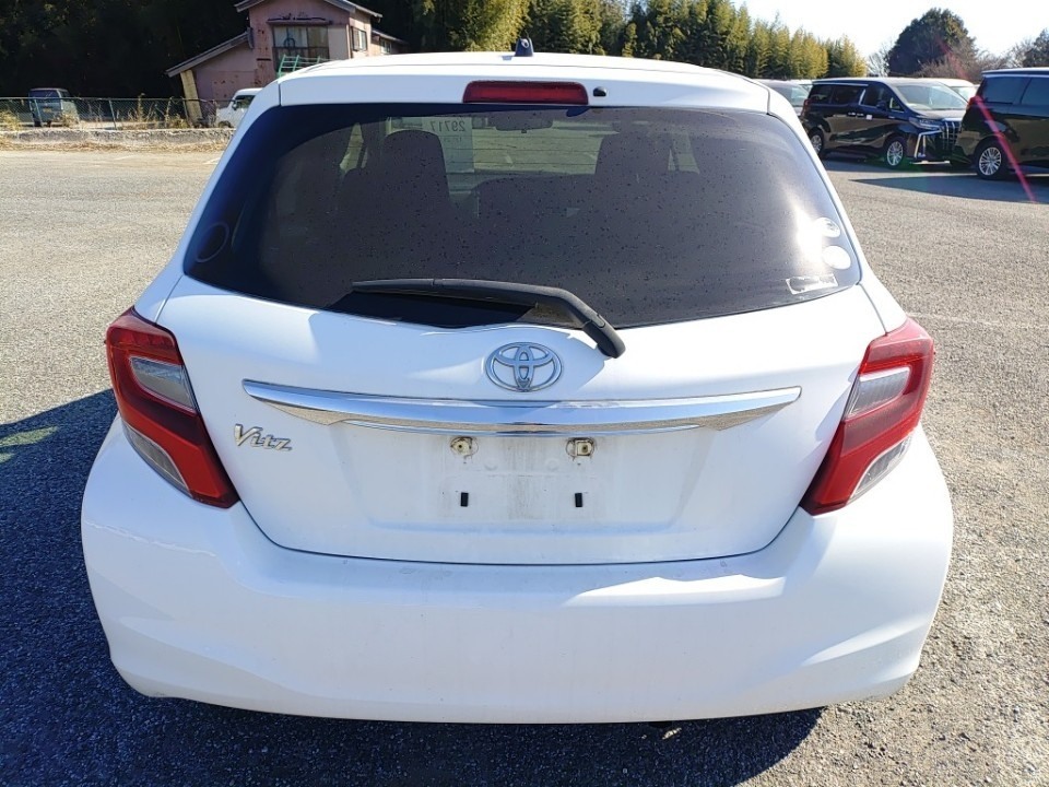 TOYOTA VITZ