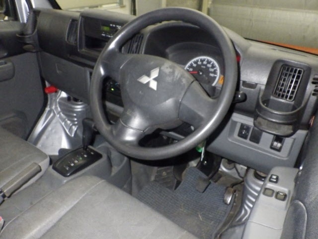 MITSUBISHI MINICAB