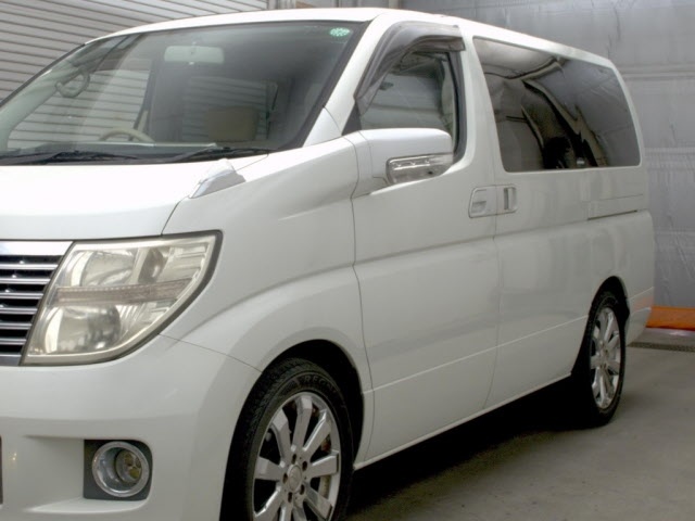 NISSAN ELGRAND