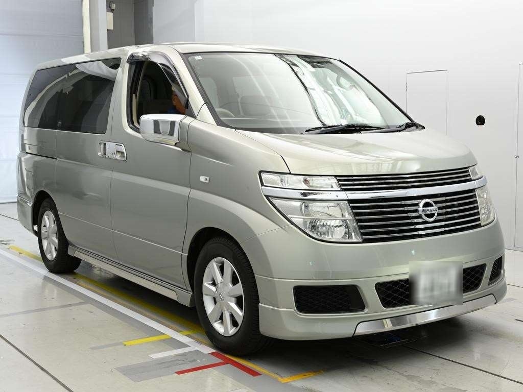 NISSAN ELGRAND