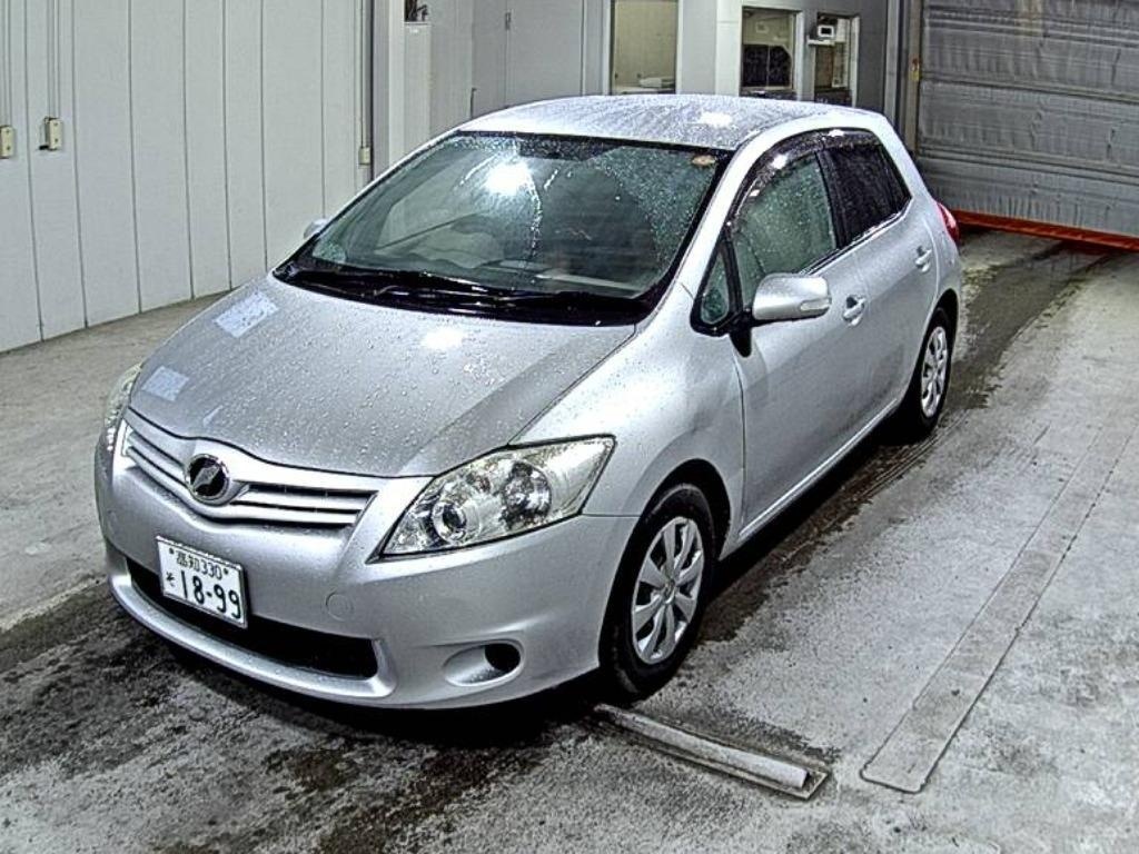 TOYOTA AURIS