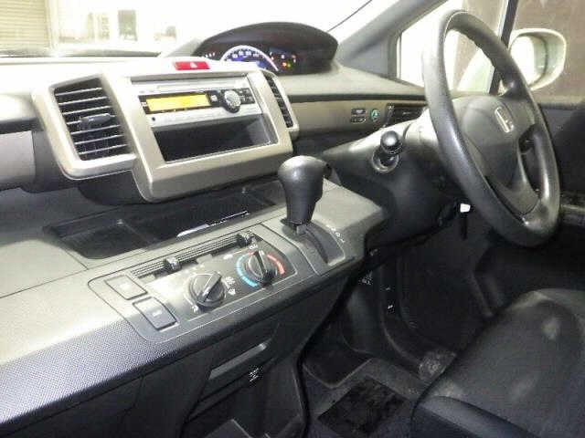 HONDA FREED SPIKE