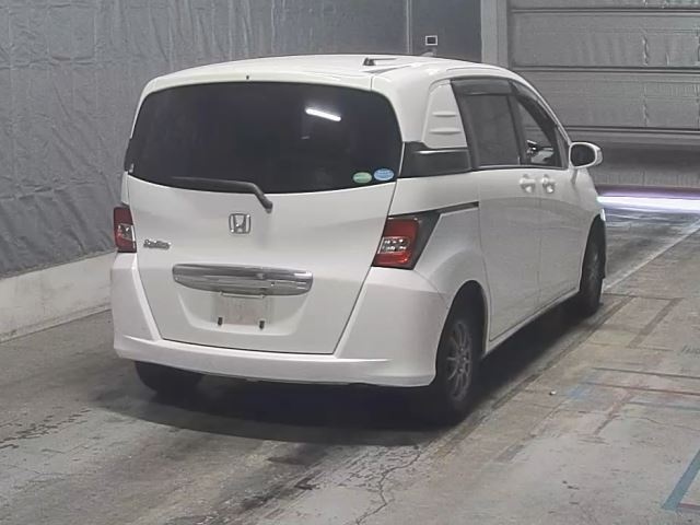 HONDA FREED SPIKE
