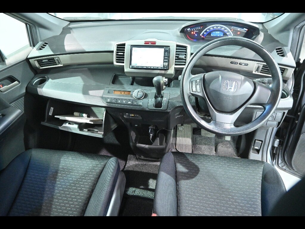 HONDA FREED SPIKE