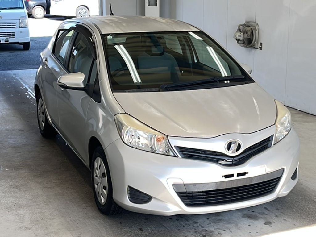 TOYOTA VITZ
