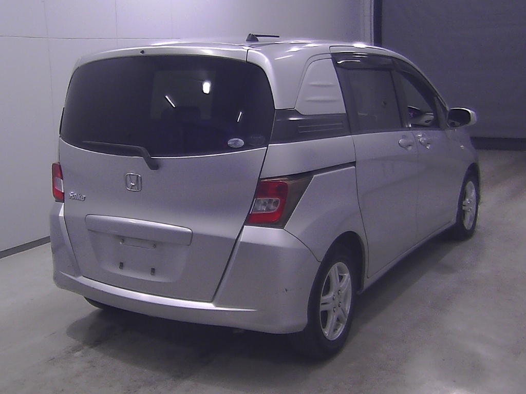 HONDA FREED SPIKE