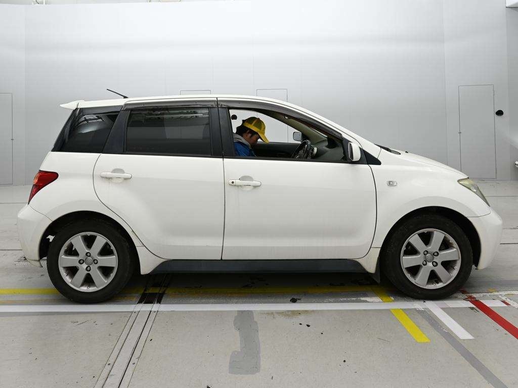 TOYOTA IST