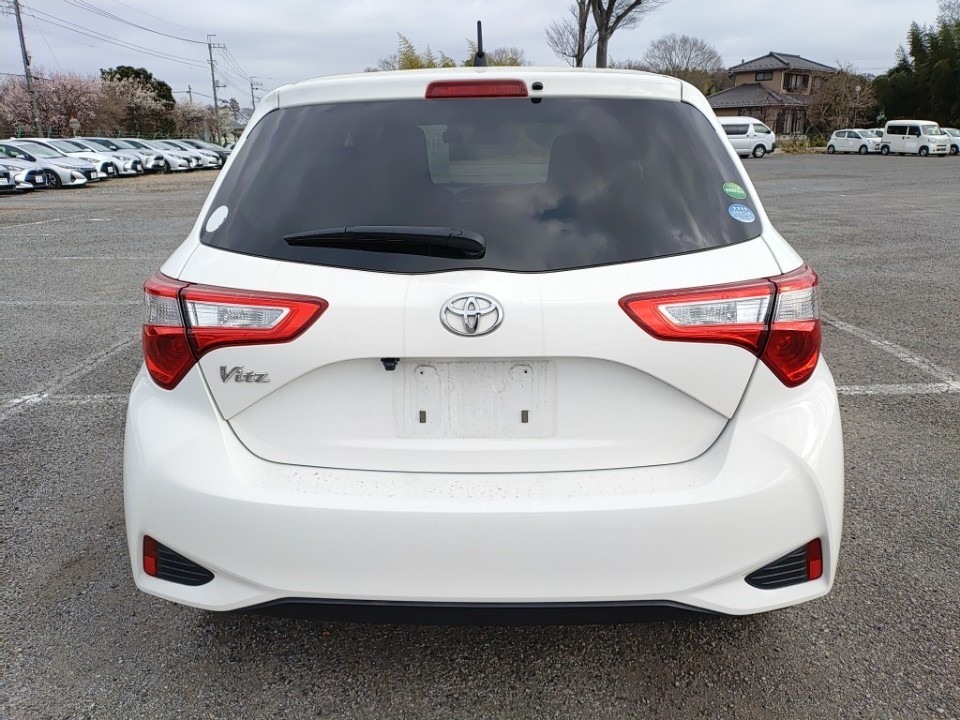 TOYOTA VITZ