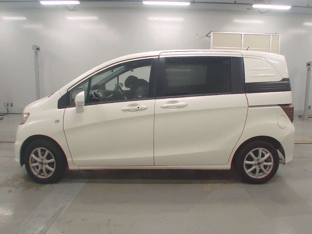 HONDA FREED SPIKE